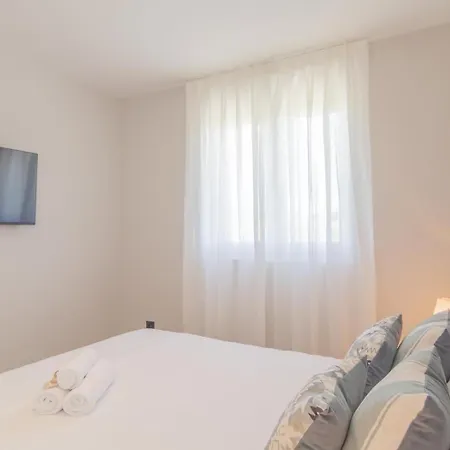 Mar Salada La Maruca 公寓式酒店 3*